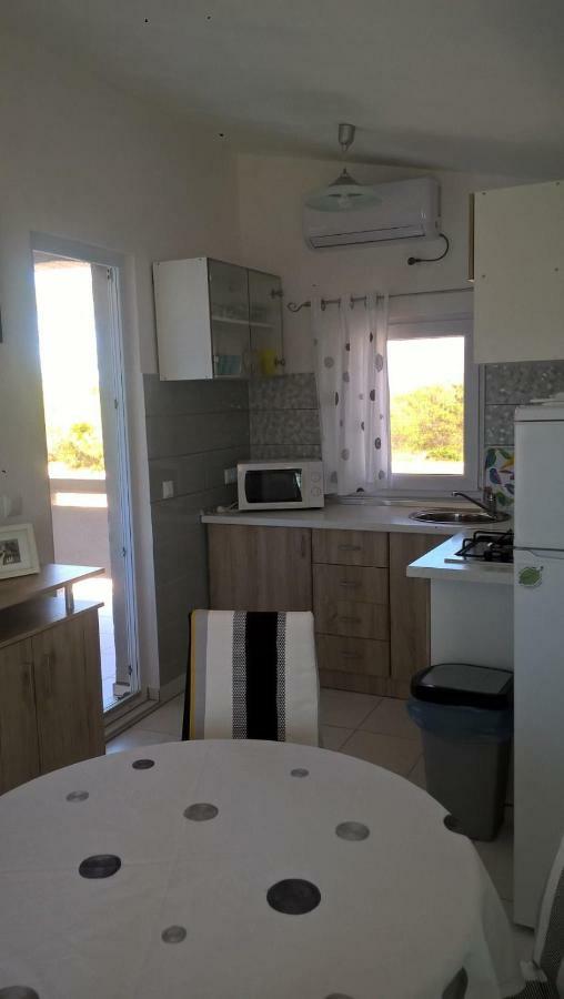 Apartment Kamelia Vir Esterno foto